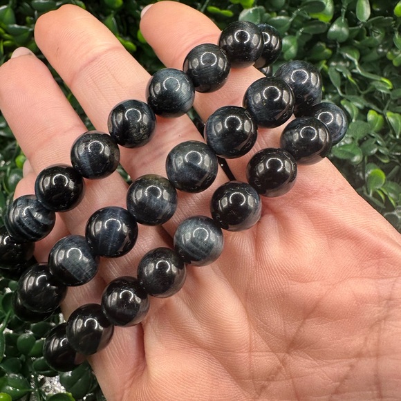 10mm Blue Tigers Eye Beaded Bracelet - Picture 3 of 5